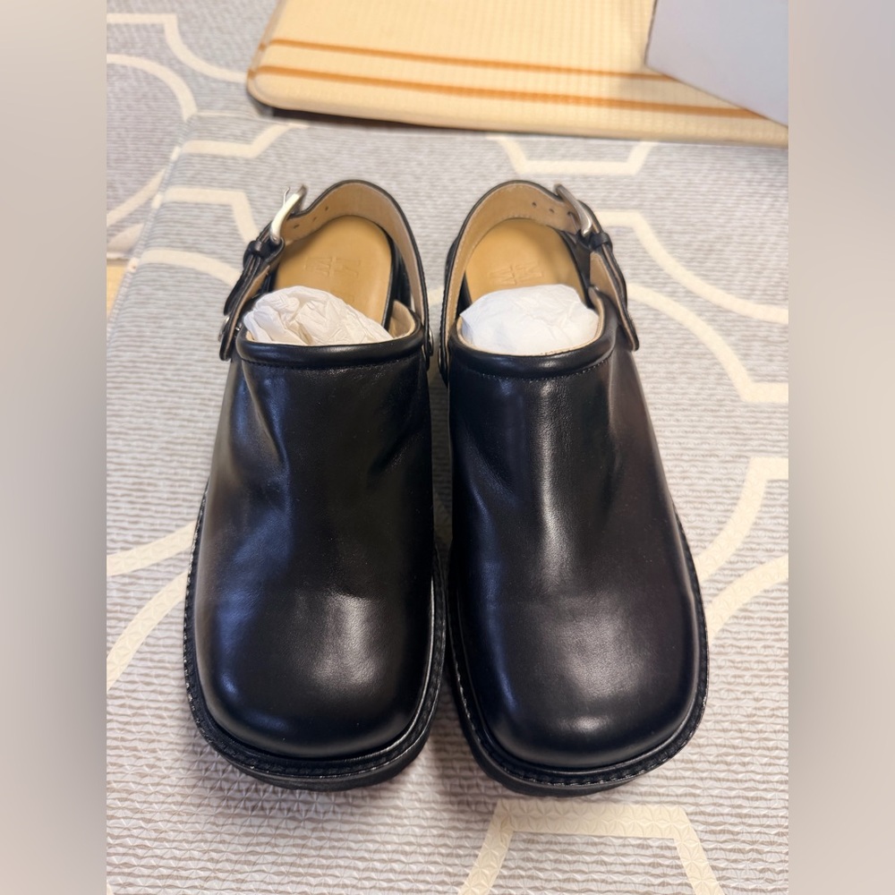 NWT MARGESHERWOOD 70’s CLOGS